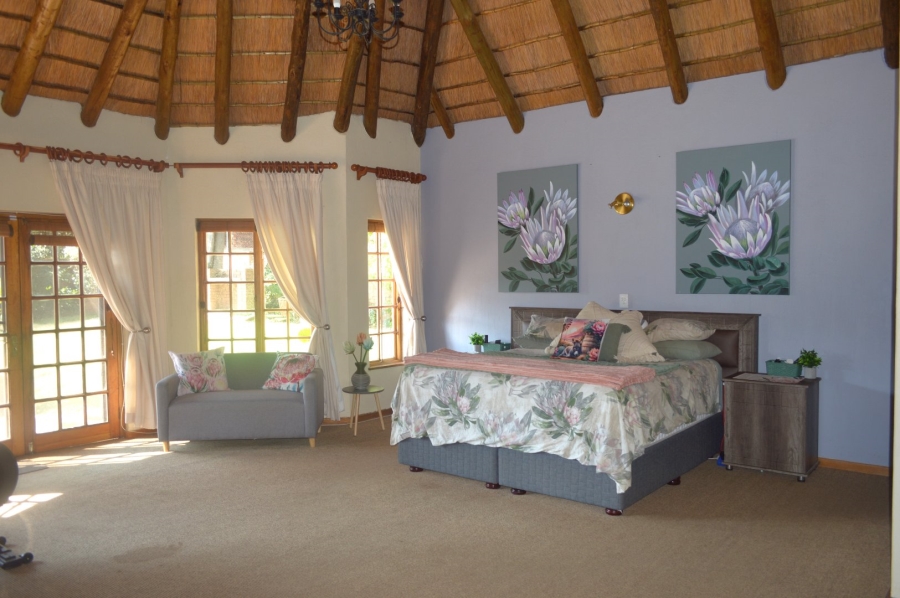 5 Bedroom Property for Sale in Wilkoppies North West